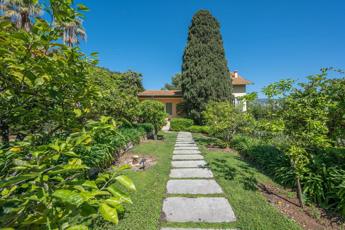 Villa in Saint-Jean-Cap-Ferrat, Provence-Alpes-Côte d'Azur, France 4 - 17756553