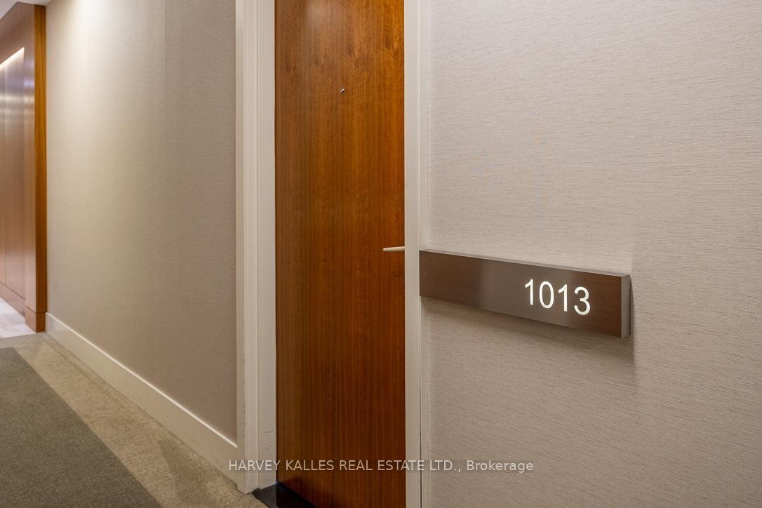 Condo in Toronto, Ontario, Canada 3 - 17761840