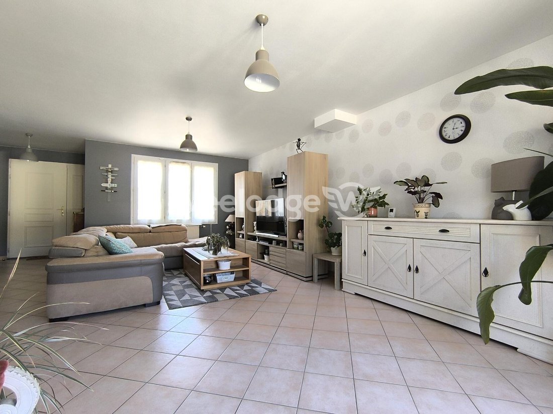 House in Conflans-Sainte-Honorine, Ile-de-France, France 2 - 17761431