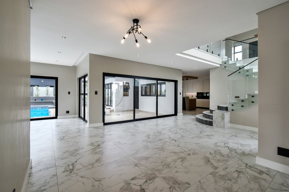 House in Sunderland Ridge AH, Gauteng, South Africa 5 - 17757352