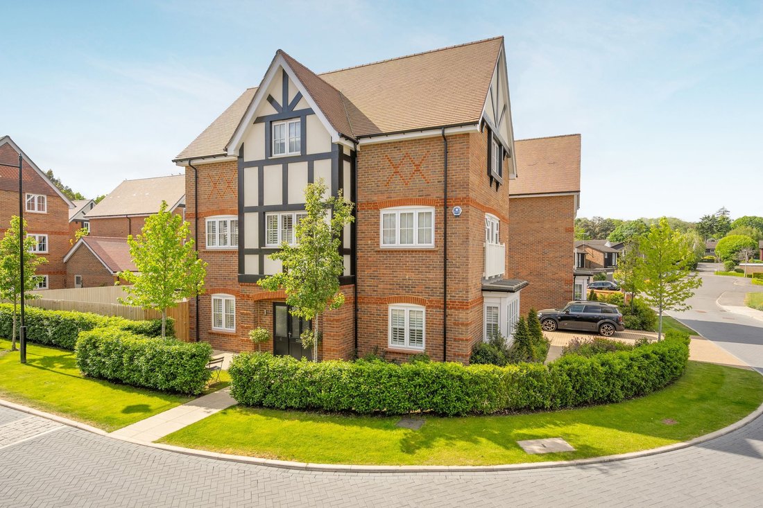 House in Sunninghill, England 1 - 17484747