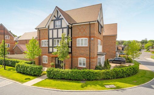 House in Sunninghill, England 1