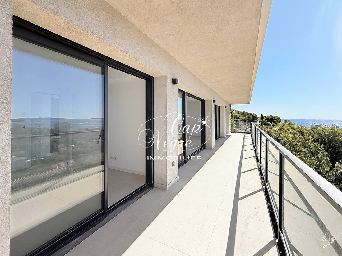 Estate in Le Lavandou, Provence-Alpes-Côte d'Azur, France 5 - 17759819
