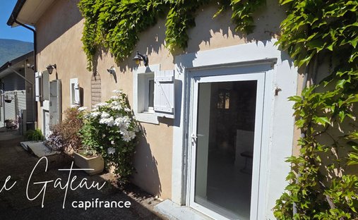 House in Tresserve, Auvergne-Rhône-Alpes, France 1