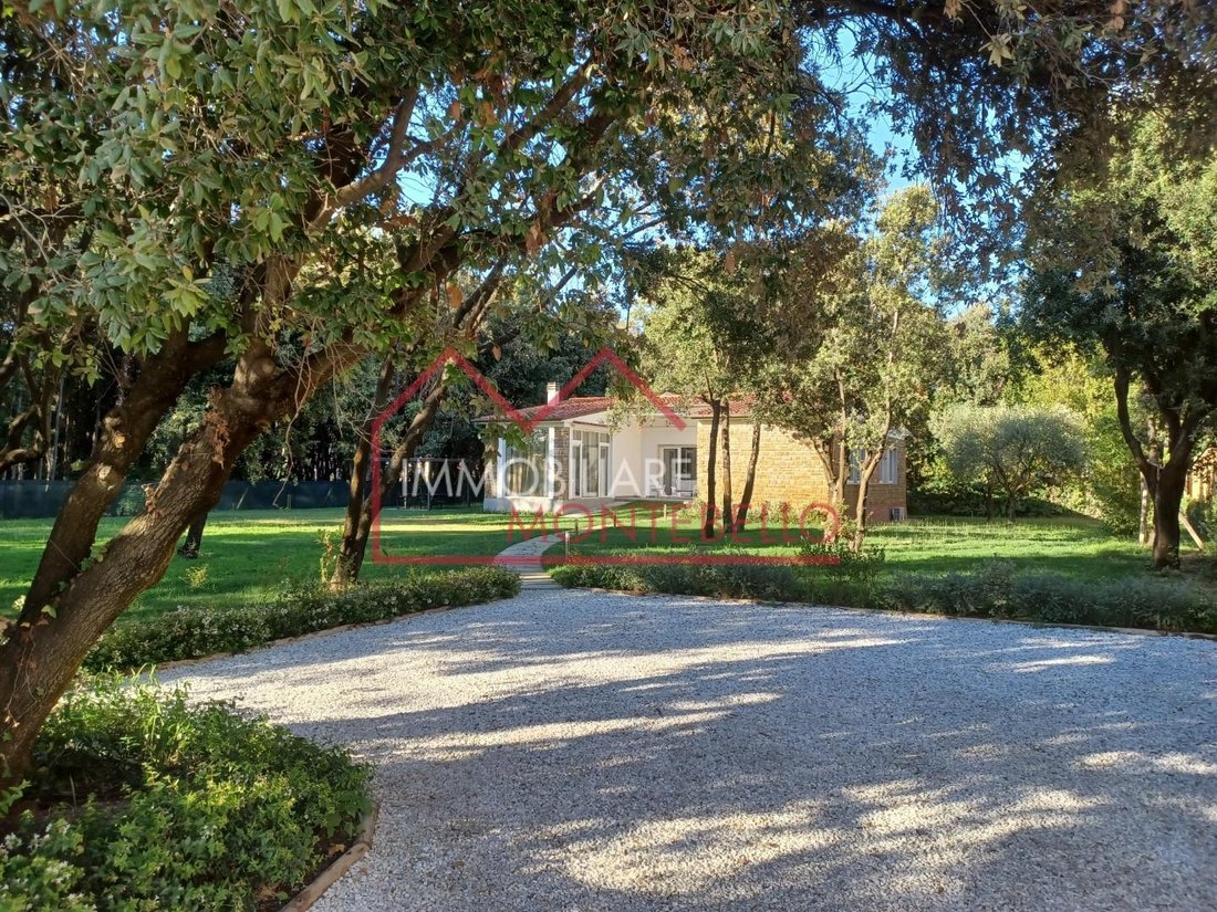 Villa in Tonfano, Pietrasanta, Italy 1 - 17760236