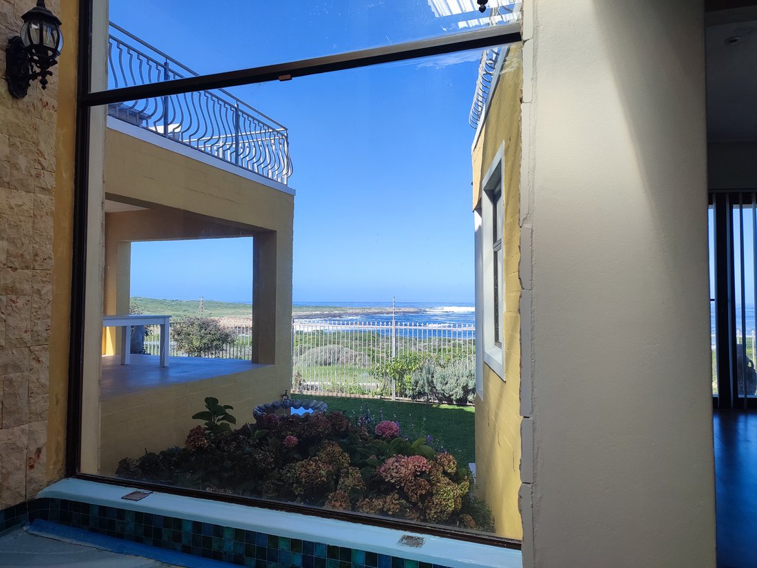 House in Hermanus, Western Cape, South Africa 4 - 17757345