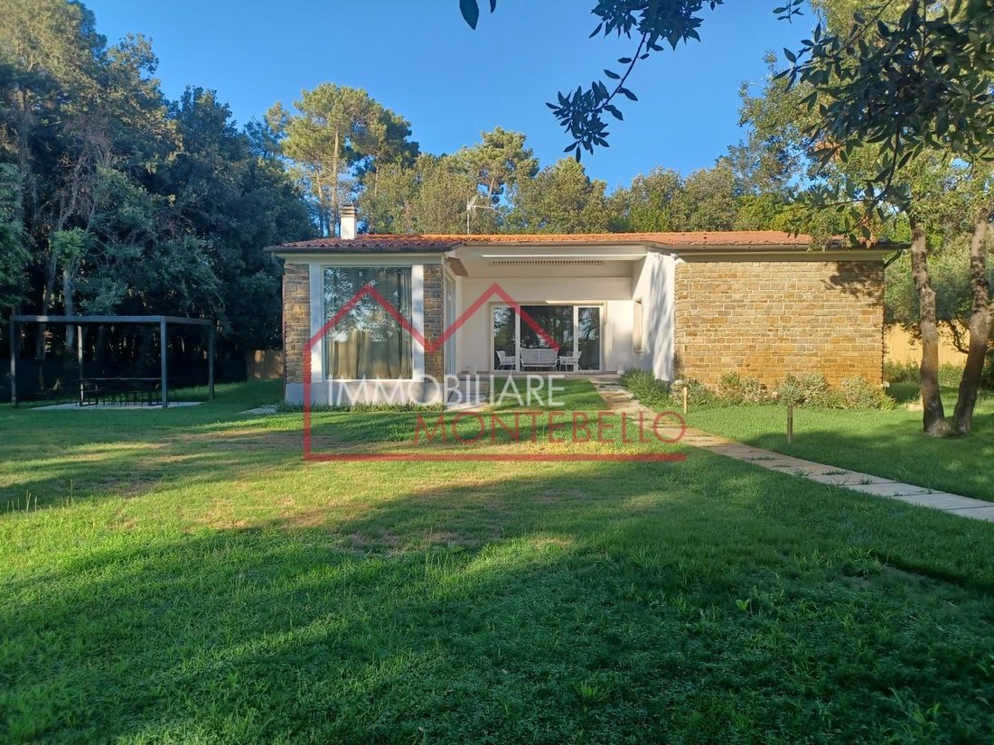 Villa in Tonfano, Pietrasanta, Italy 2 - 17760236