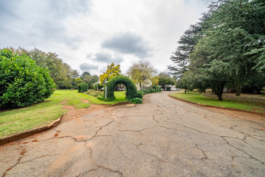 Estate in Sonneveld, Gauteng, South Africa 3 - 17757351