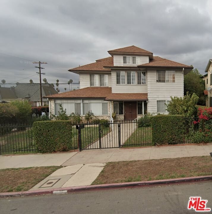 Los Angeles, California, United States 3 - 17758854