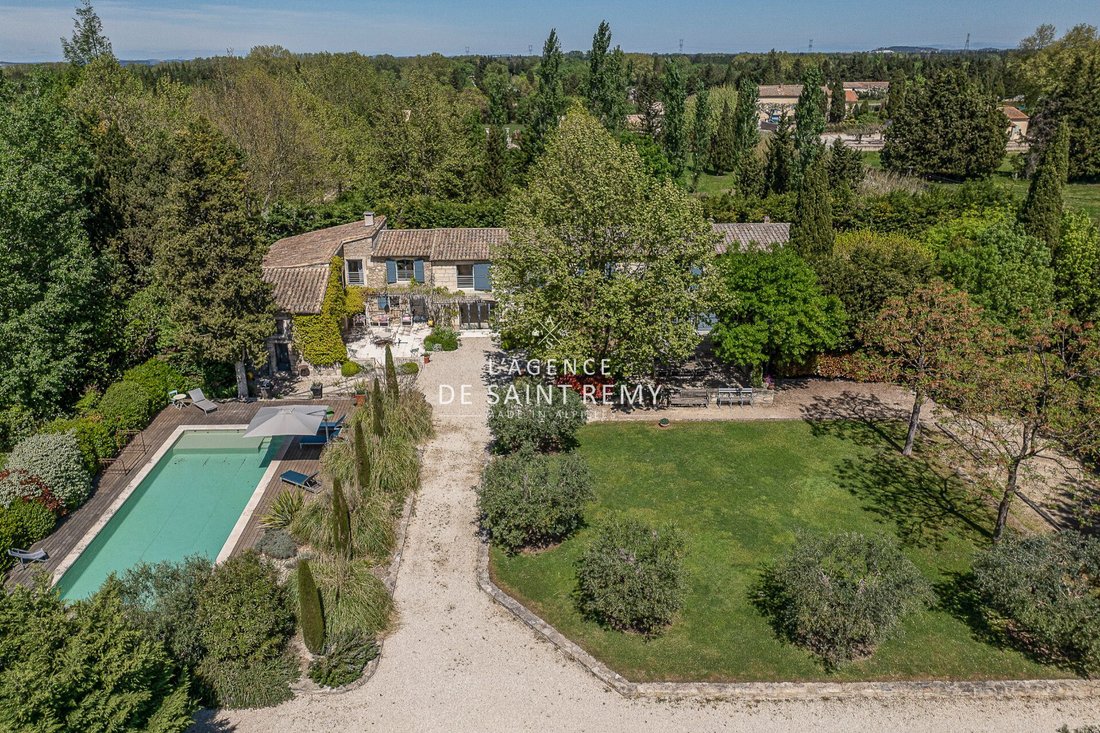 Villa in Saint-Rémy-de-Provence, Provence-Alpes-Côte d'Azur, France 5 - 17756276