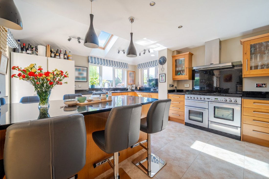 House in Godalming, England 2 - 17758066