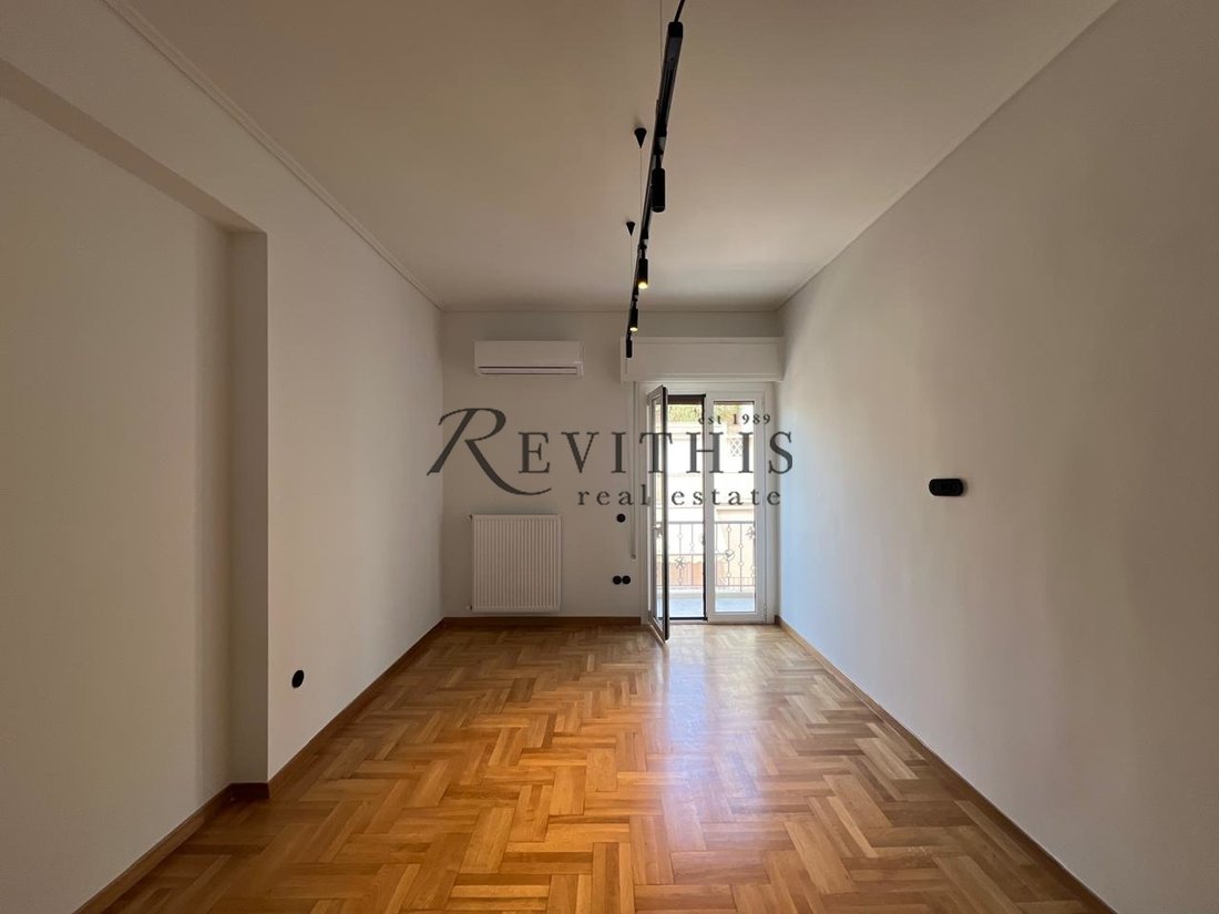 Apartment in Sunoikia Kolonakiou, 1st District of Athens, Athens 5 - 17755668