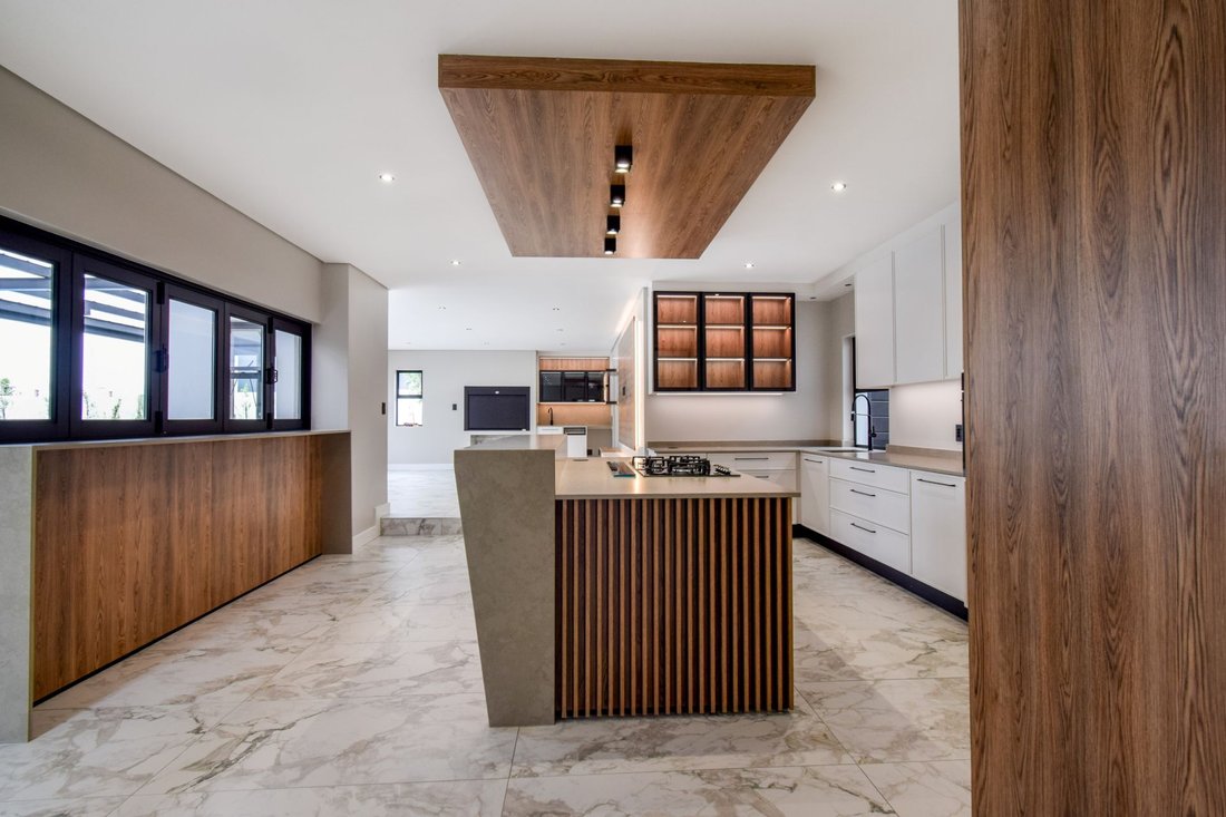 House in Sunderland Ridge AH, Gauteng, South Africa 4 - 17757352