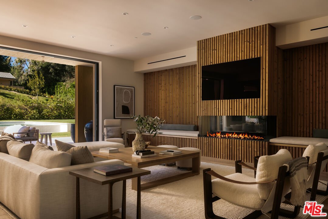 House in Hidden Hills, California, United States 3 - 17756483