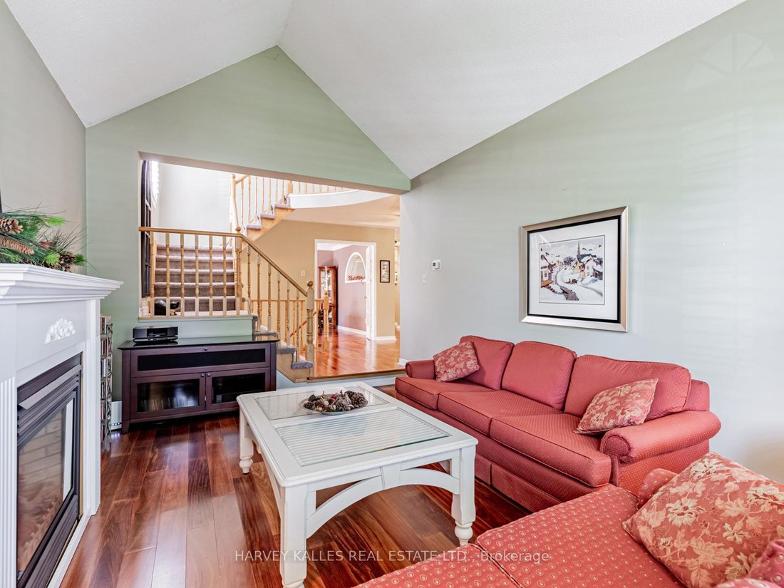 House in Whitby, Ontario, Canada 5 - 17761672