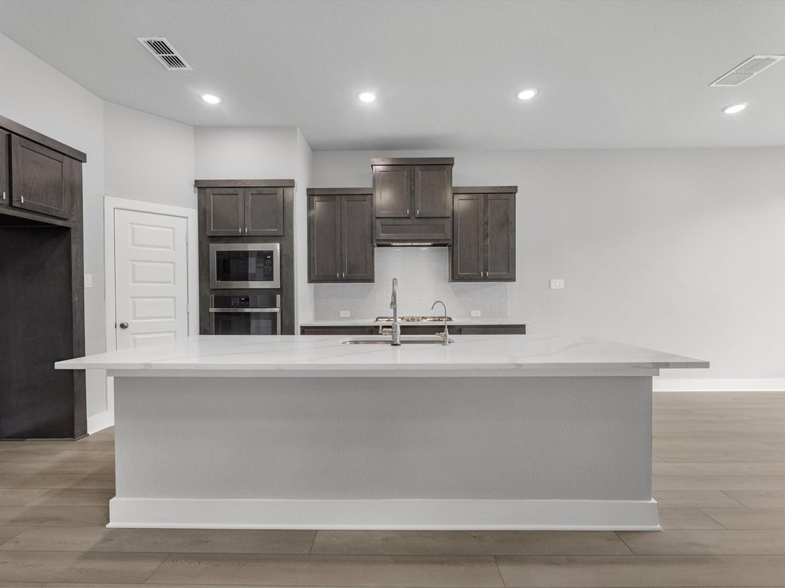 House in Tomball, Texas, United States 2 - 17759769