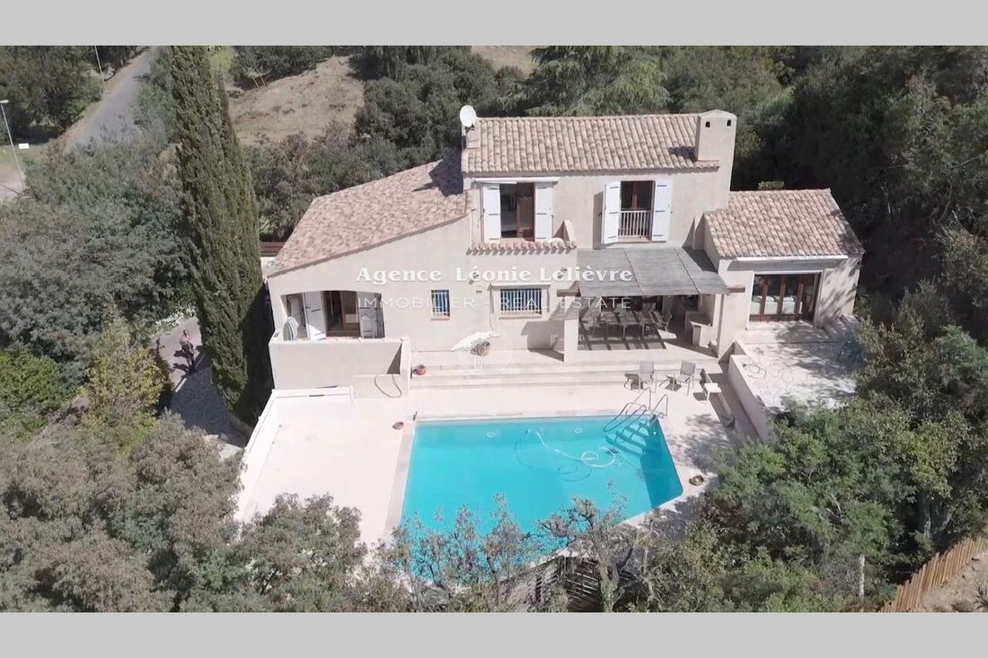 Villa in Les Issambres, Roquebrune-sur-Argens, France 1 - 17663194