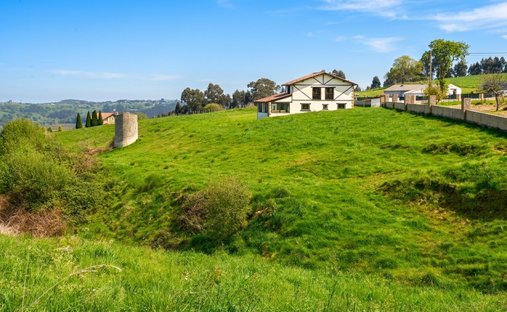 Country House in San Vicente de la Barquera, Cantabria, Spain 1