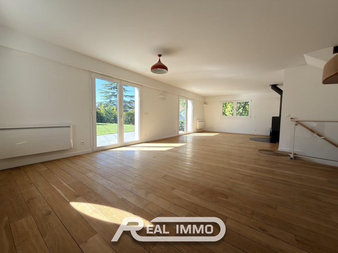 House in Saint-Remy-l'Honore, Ile-de-France, France 4 - 17735368