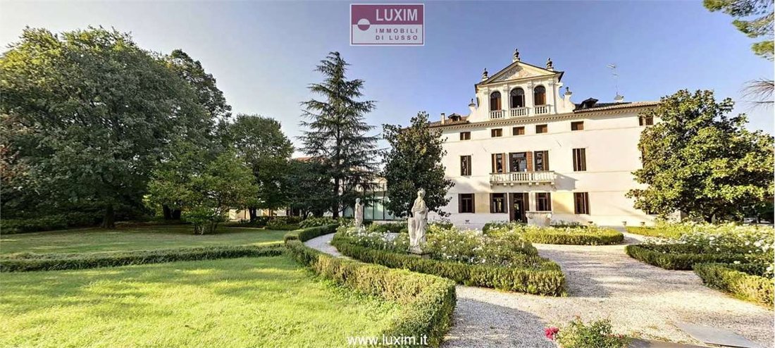 Villa in Cathedral - Piazza dei Signori, Treviso, Italy 3 - 17758235