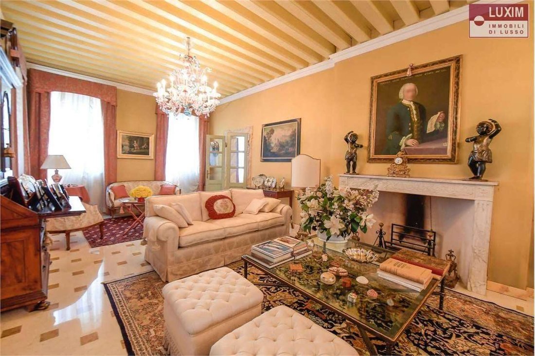 Villa in Pink, Veneto, Italy 3 - 17758217