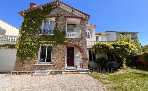 Villa a Foch, Maisons-Laffitte, Francia 1