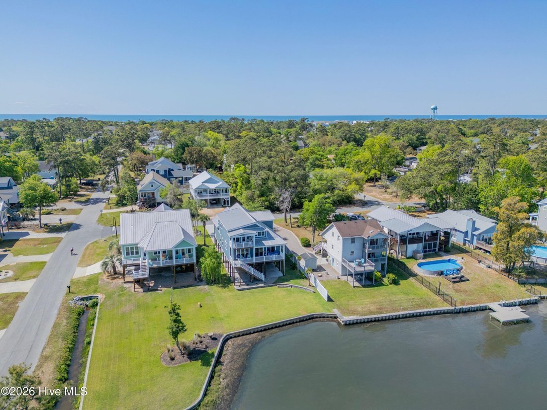 House in Oak Island, North Carolina, United States 4 - 17759289