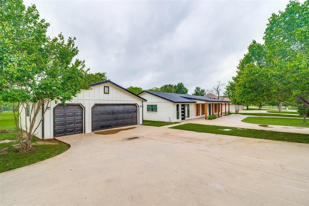 House in Granbury, Texas, United States 4 - 17759486