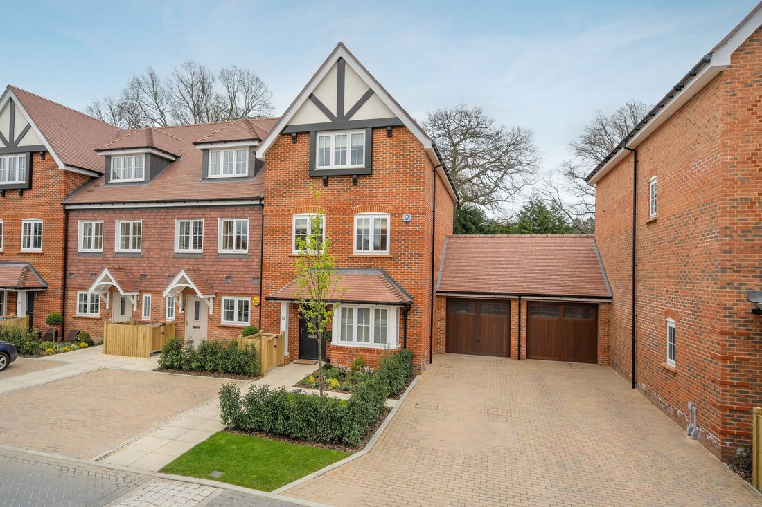 House in Sunninghill, England 1 - 17758082