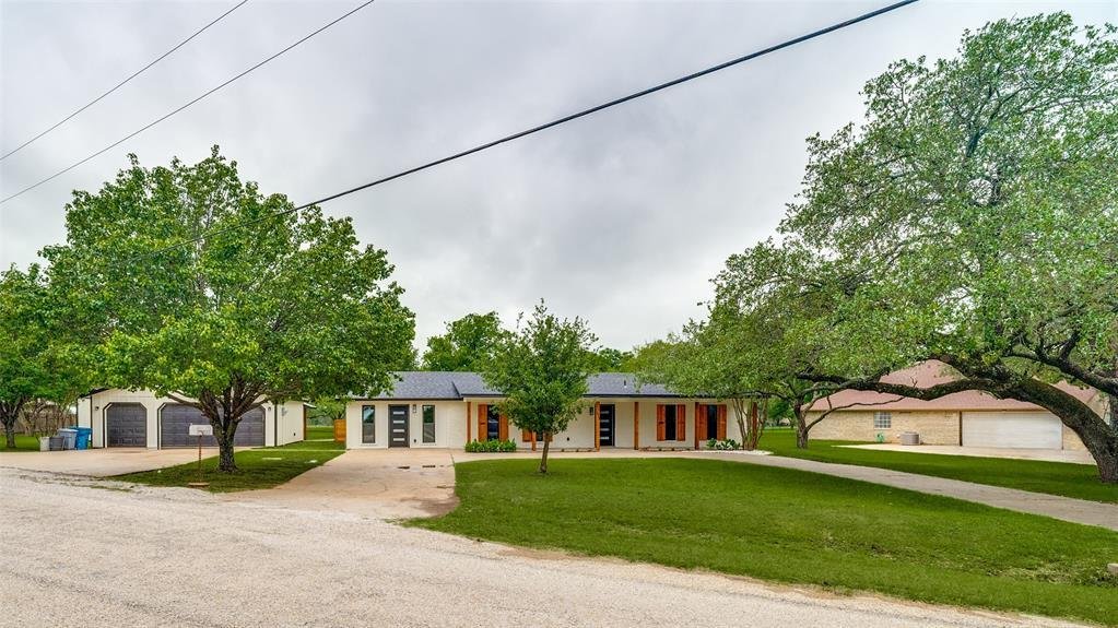 House in Granbury, Texas, United States 2 - 17759486