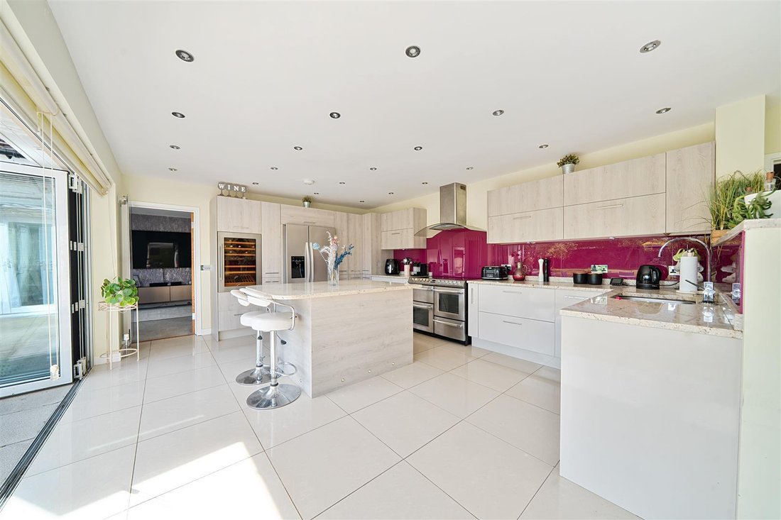 House in Guildford, England 3 - 17754906