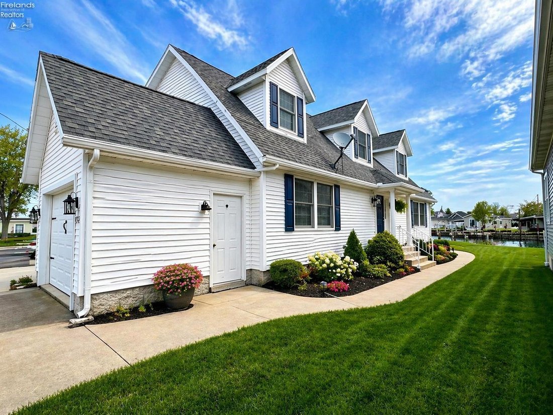 House in Port Clinton, Ohio, United States 2 - 17757616