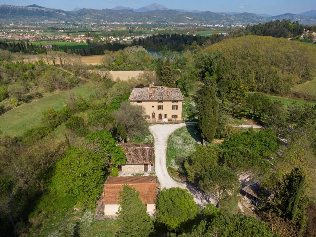 Villa in Gubbio, Umbria, Italy 2 - 17761102