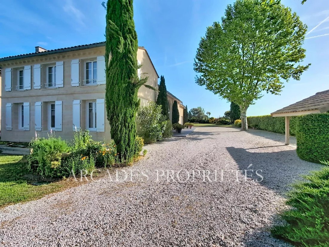 House in Saint-Sulpice-de-Faleyrens, Nouvelle-Aquitaine, France 4 - 17760312
