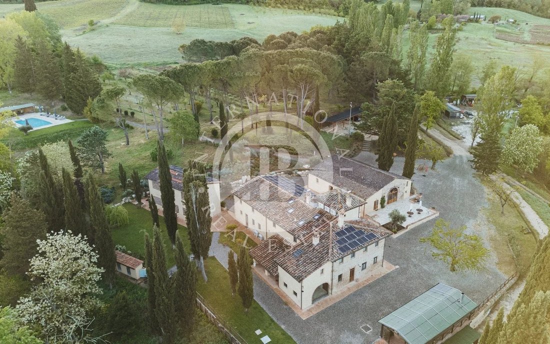 Estate in Tavarnelle Val di Pesa, Tuscany, Italy 1 - 17759266