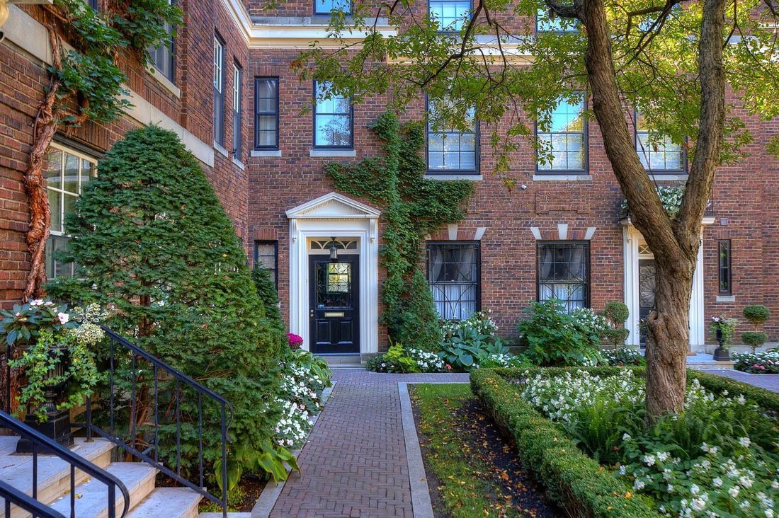 House in Montréal, Quebec, Canada 2 - 17760108