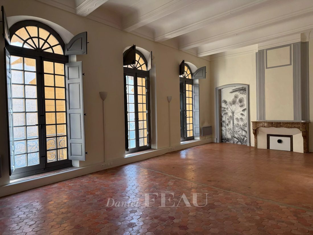 Estate in Comtale-Cente-Cours Mirabeau, Aix-en-Provence, France 2 - 17757872