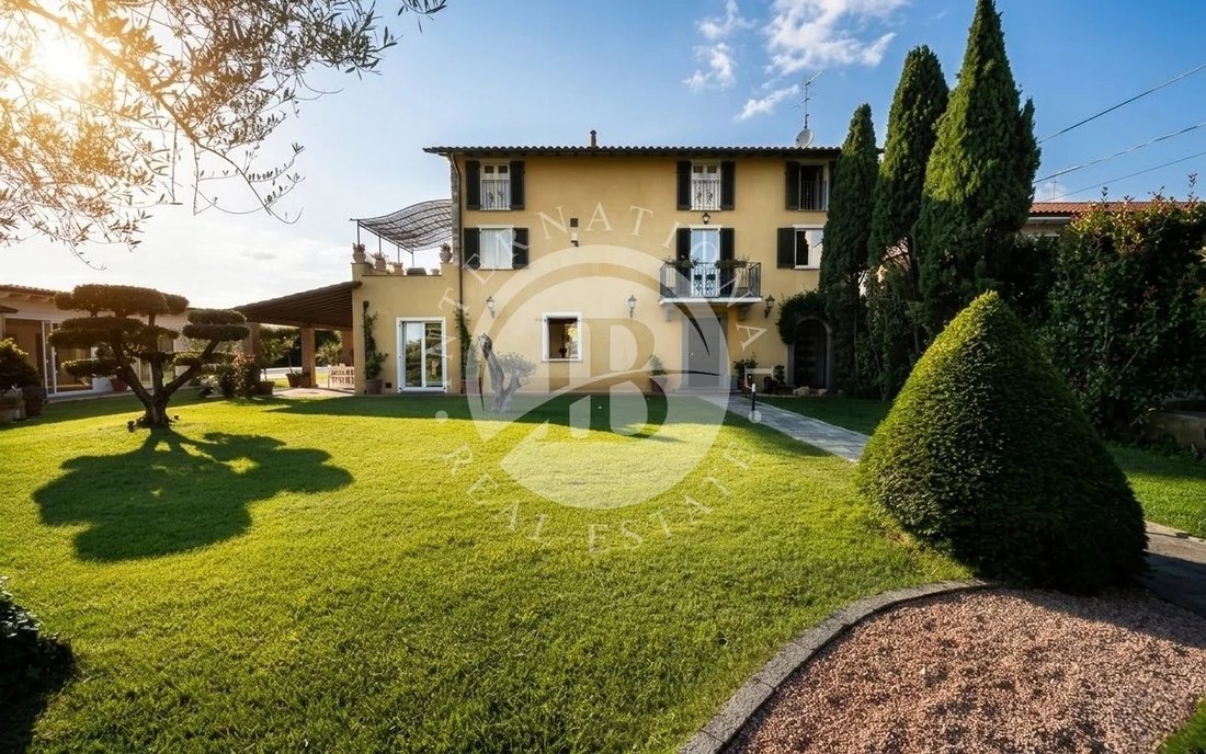 Villa in Pietrasanta, Tuscany, Italy 3 - 17758672