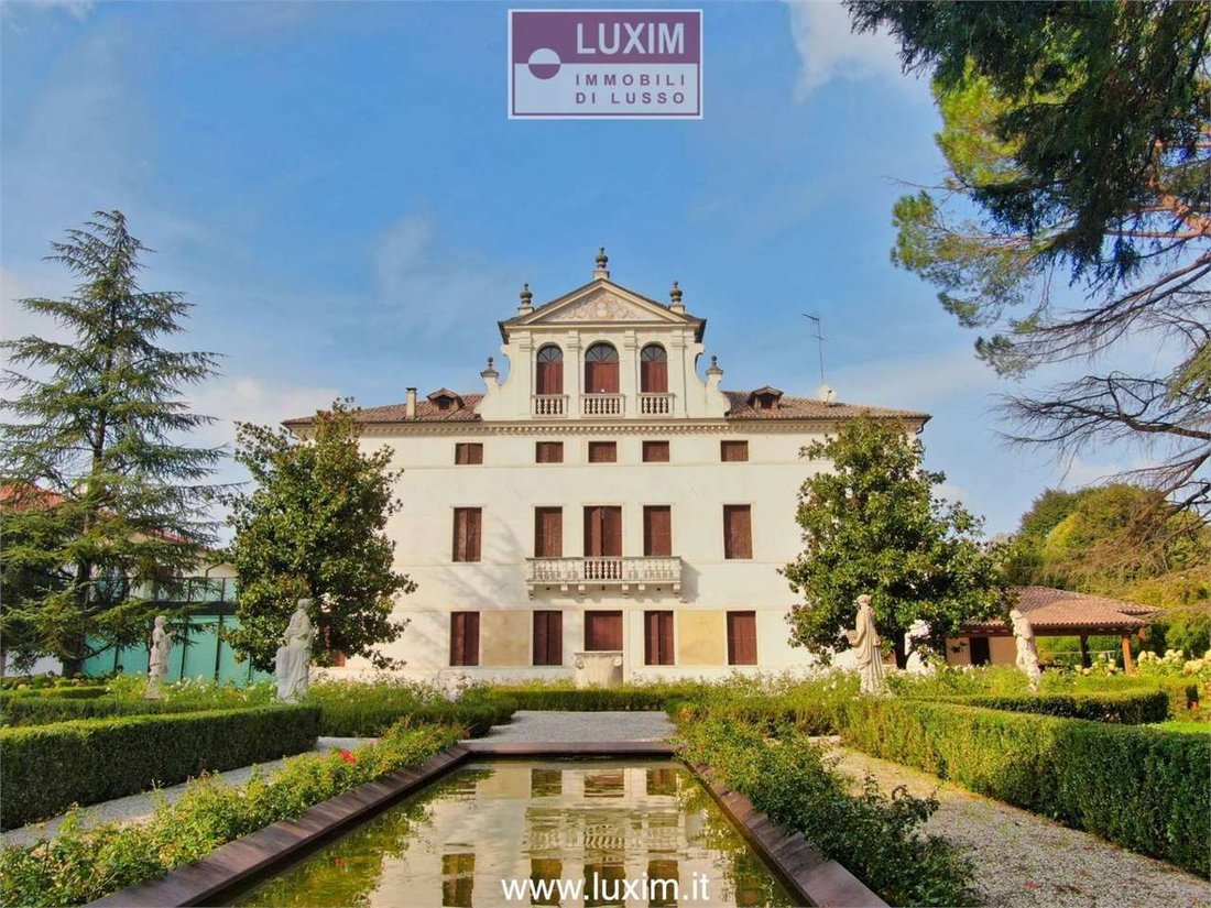 Villa in Spresiano, Veneto, Italy 2 - 17758179