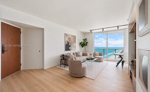 Condo in Miami Beach, Florida, United States 1