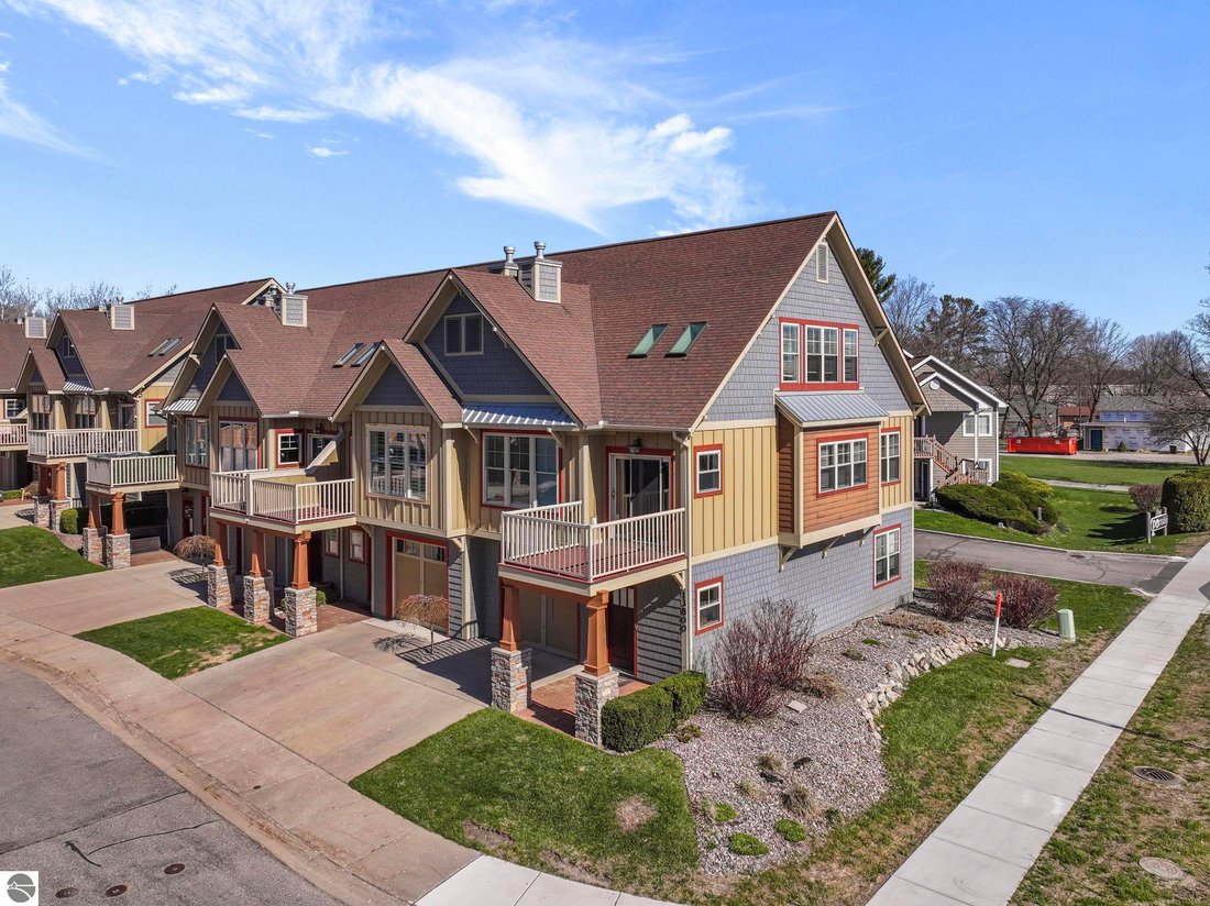 Condo in Garfield Township, Michigan, United States 2 - 17266298