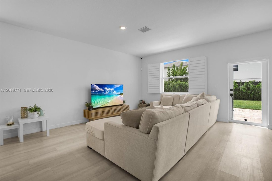 House in Miami, Florida, United States 5 - 17758406