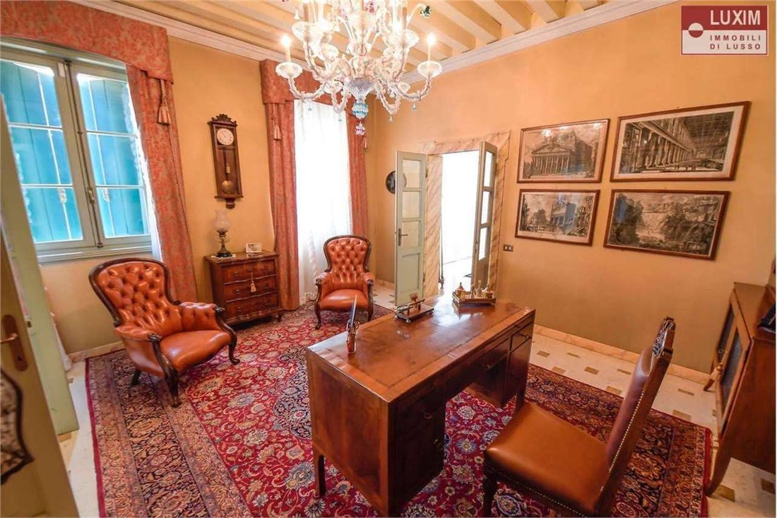 Villa in Pink, Veneto, Italy 4 - 17758217