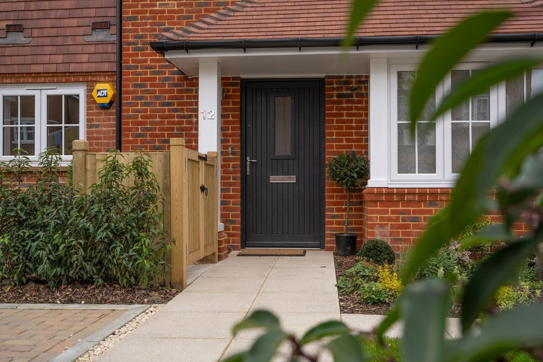 House in Sunninghill, England 2 - 17758082