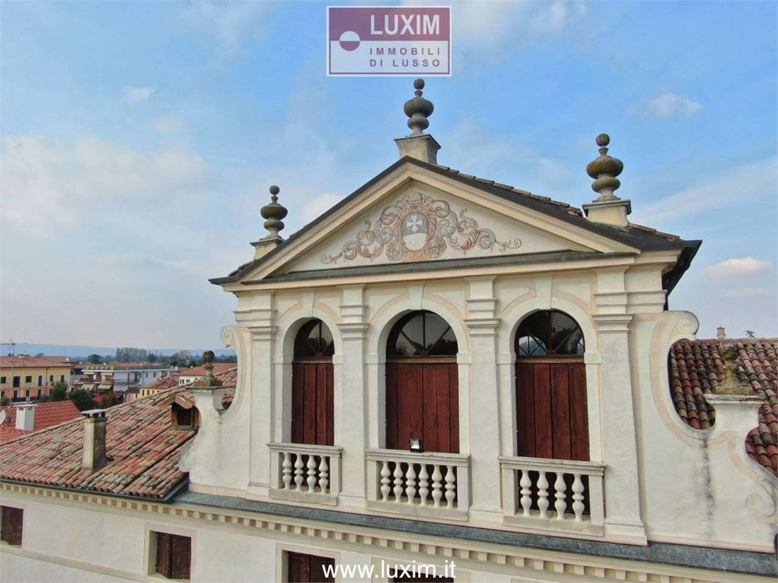 Villa in Cathedral - Piazza dei Signori, Treviso, Italy 4 - 17758235
