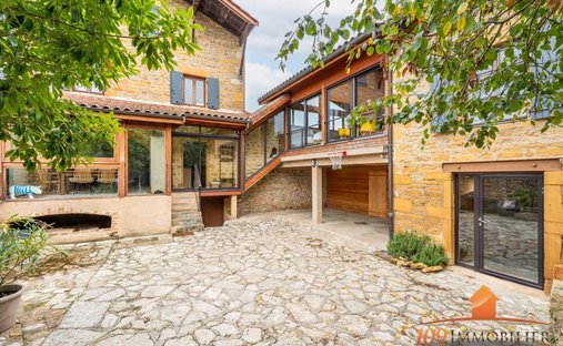 Haus in Arrondissement Villefranche-sur-Saône, Auvergne-Rhone-Alpen, Frankreich 1