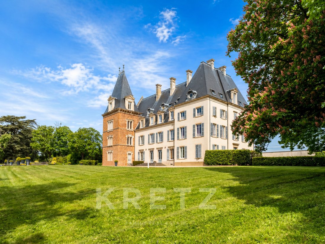 House in Saint-Julien, Auvergne-Rhône-Alpes, France 1 - 17763036