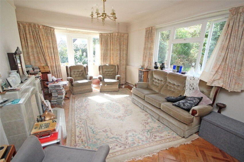 Bungalow in Barton on Sea, England 3 - 17758052