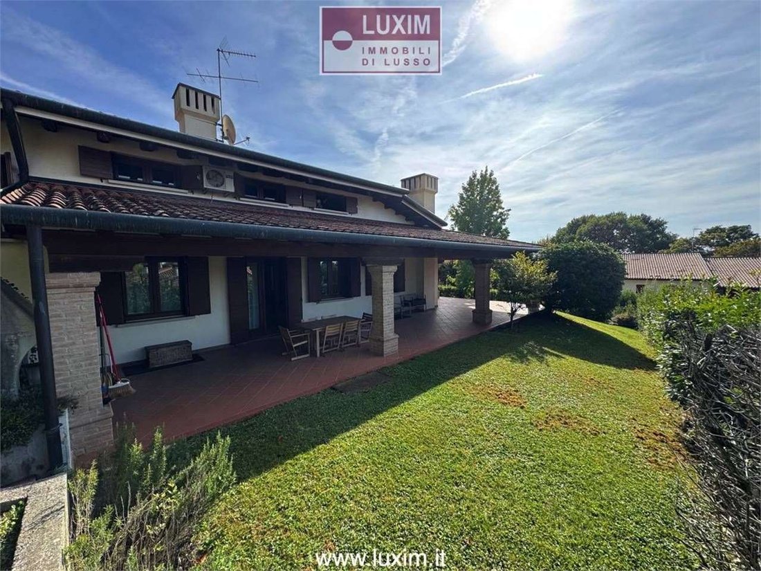 Villa in Montebelluna, Veneto, Italy 1 - 17758120