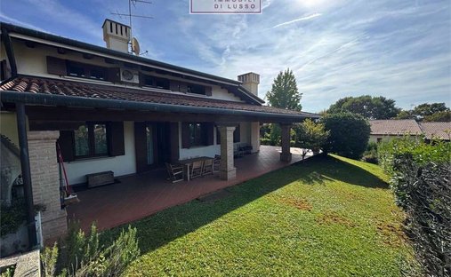 Villa in Montebelluna, Venetien, Italien 1